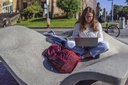 Studierende vor Unibibliothek